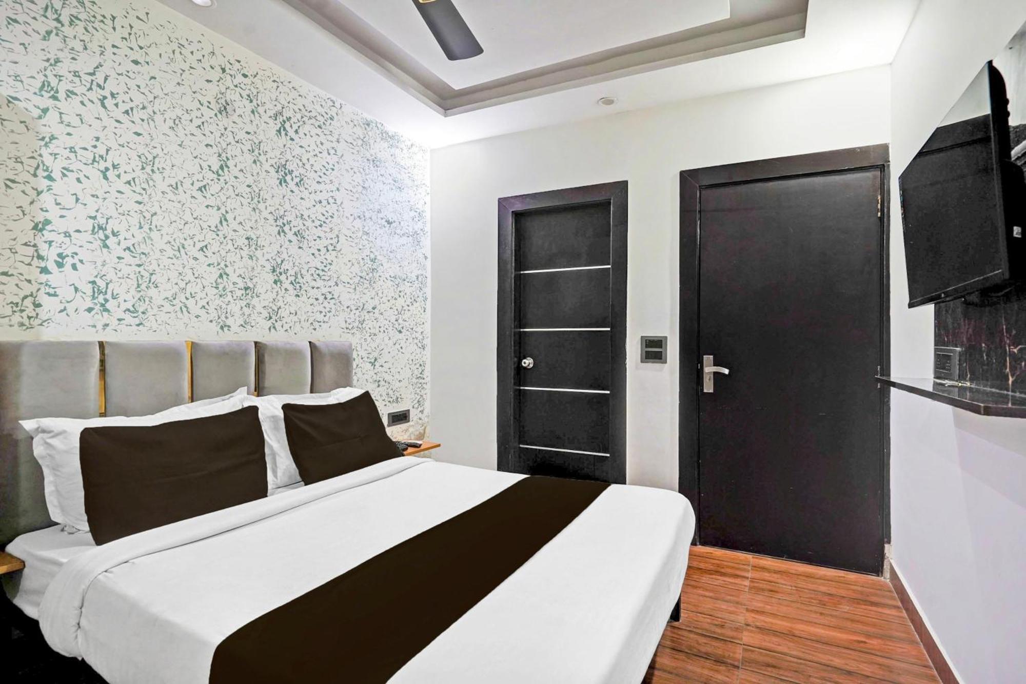Hotel Twamev Residency Nueva Delhi Exterior foto
