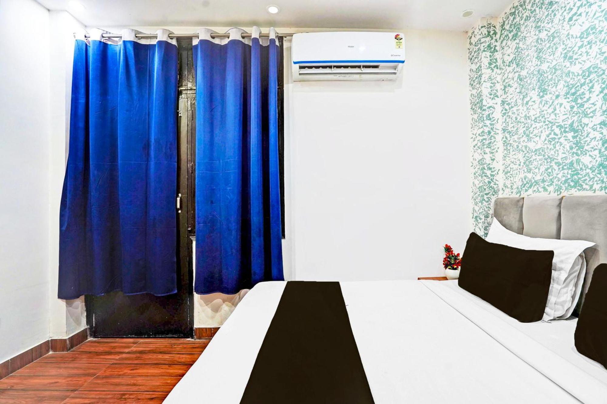 Hotel Twamev Residency Nueva Delhi Exterior foto