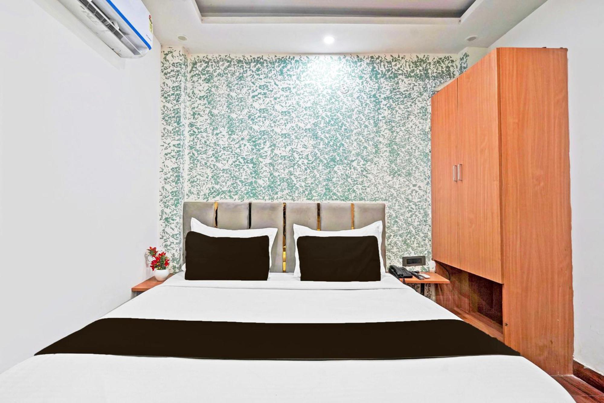 Hotel Twamev Residency Nueva Delhi Exterior foto