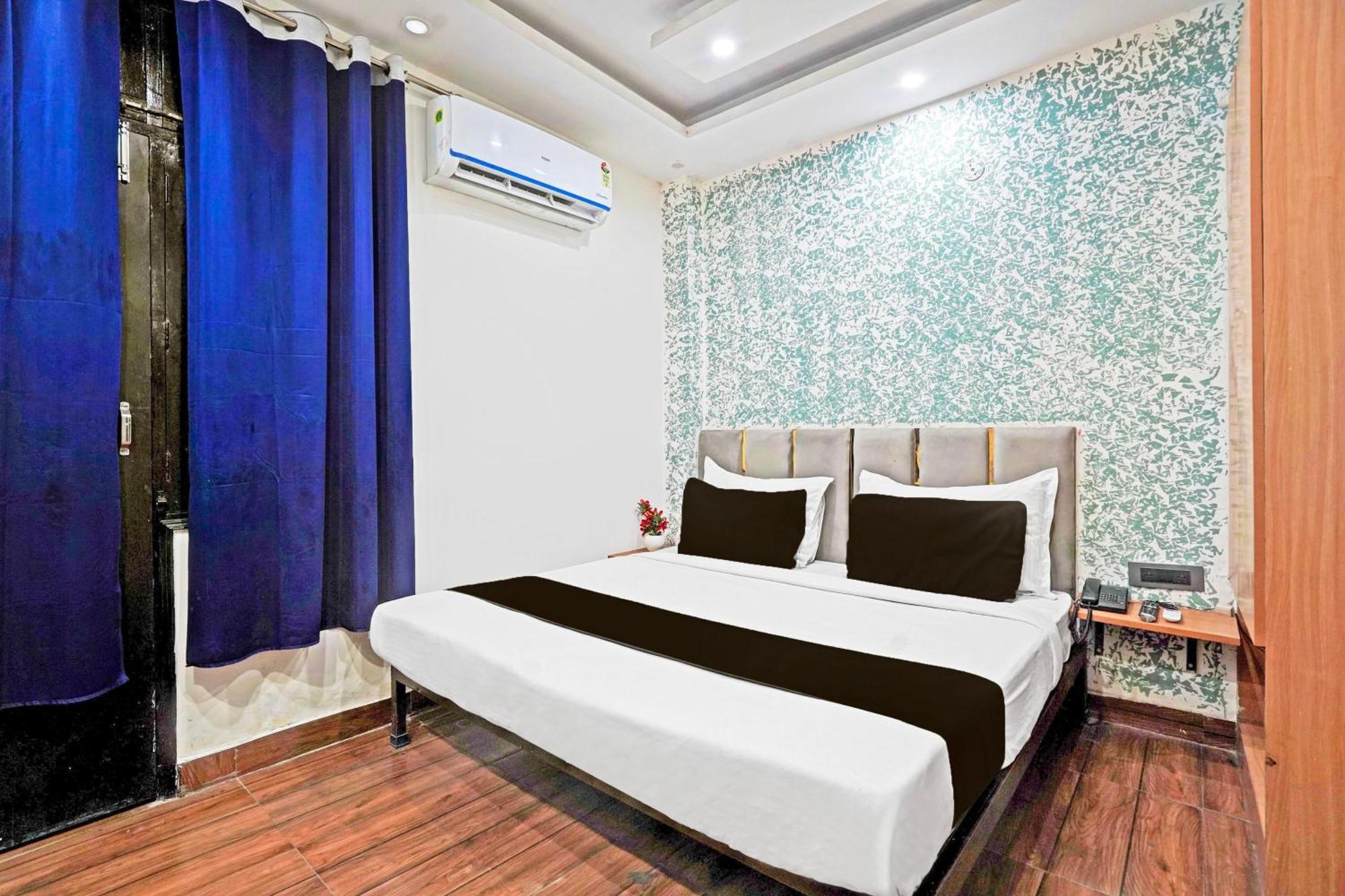 Hotel Twamev Residency Nueva Delhi Exterior foto