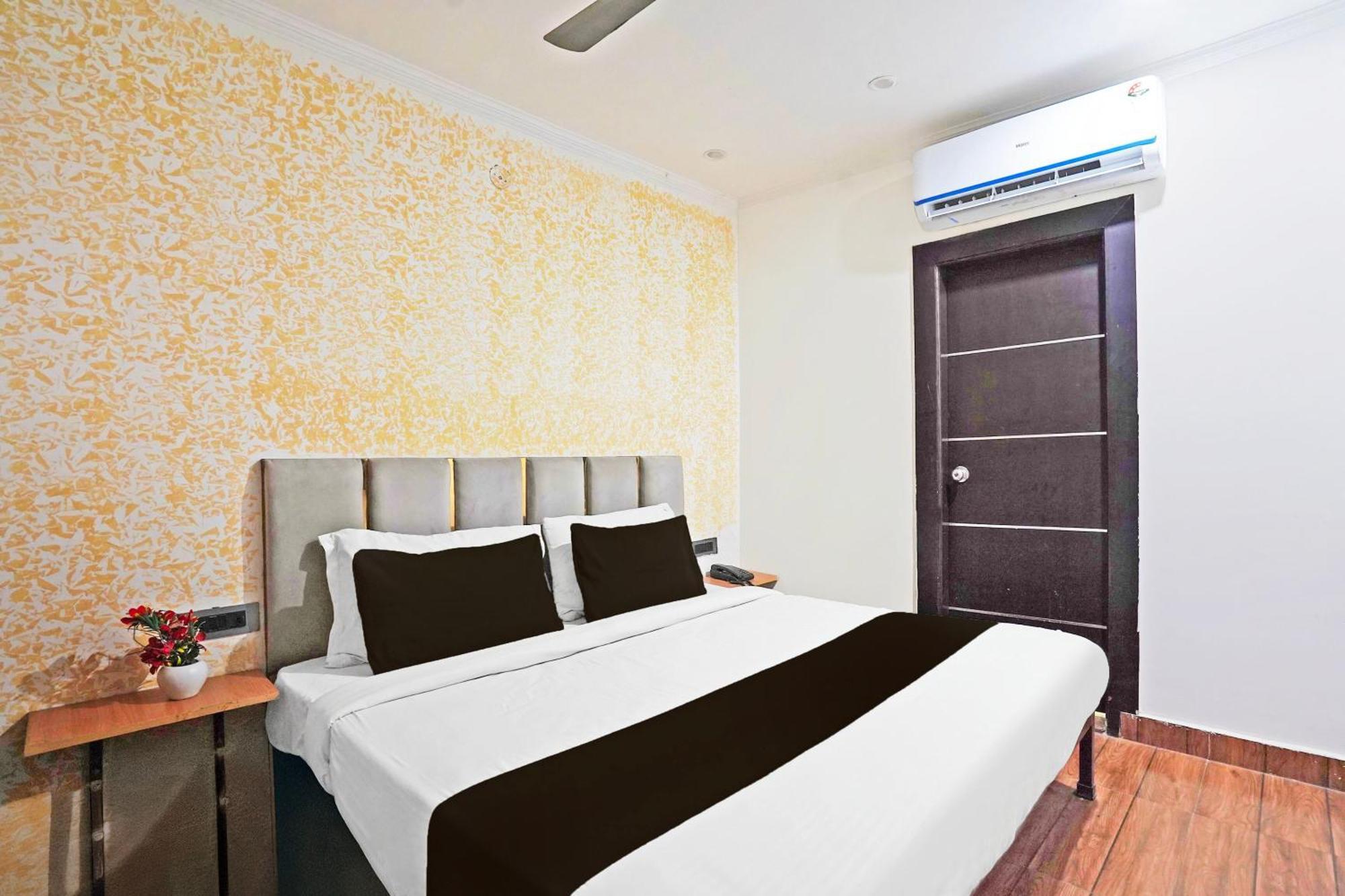 Hotel Twamev Residency Nueva Delhi Exterior foto