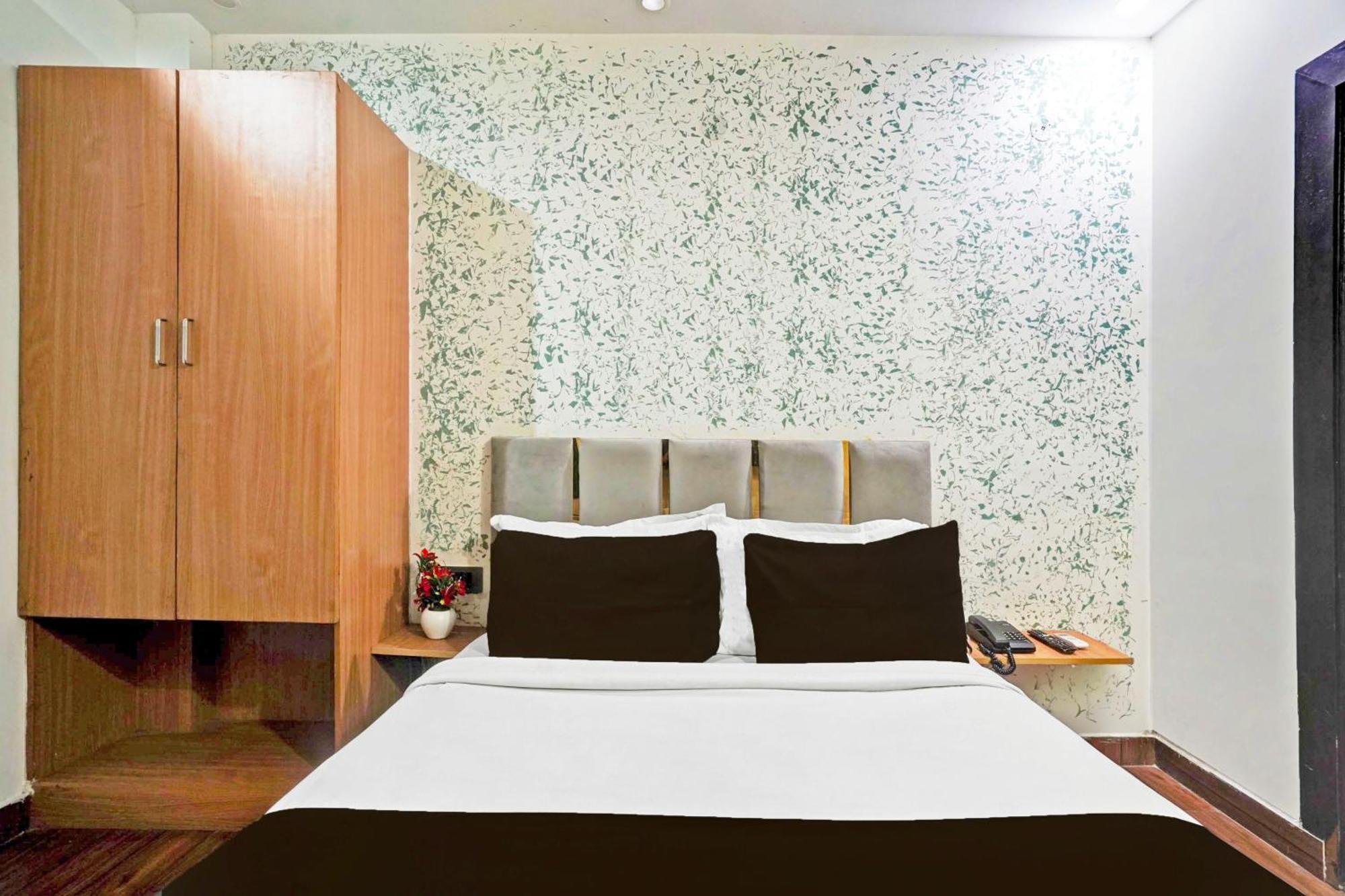 Hotel Twamev Residency Nueva Delhi Exterior foto